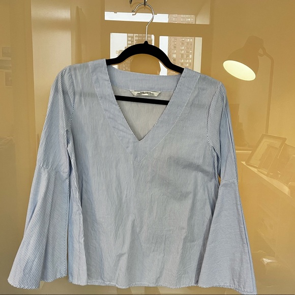 Zara bell sleeve shirt - Picture 2 of 5